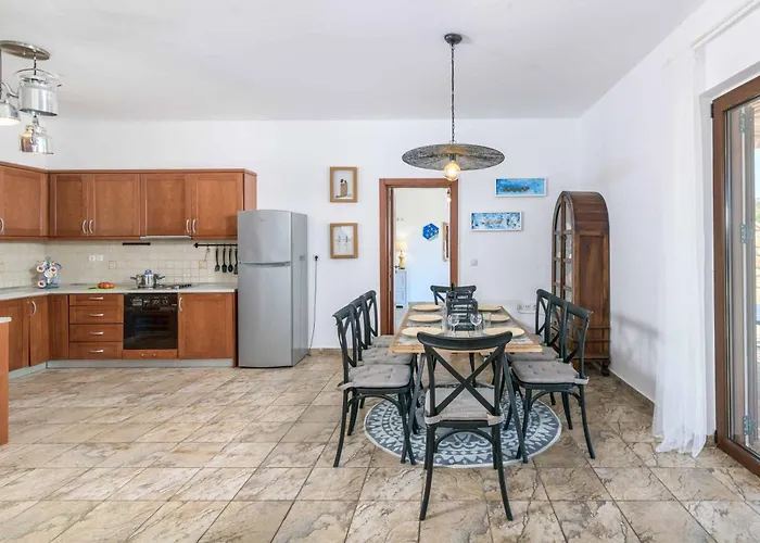 Вилла Krini Selini